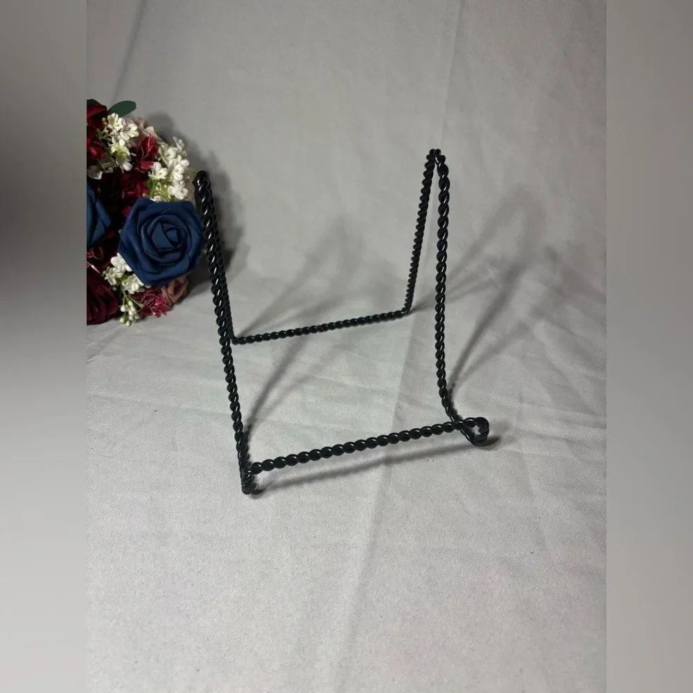 New Black Twisted Wire Display Stand Easel Showcase Variety of Items NWOT